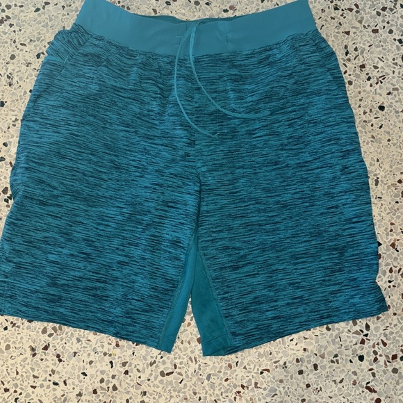 Men’s Lululemon T.H.E. Short *9" size M - Picture 4 of 7
